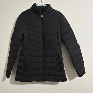 black zip up puffer jacket